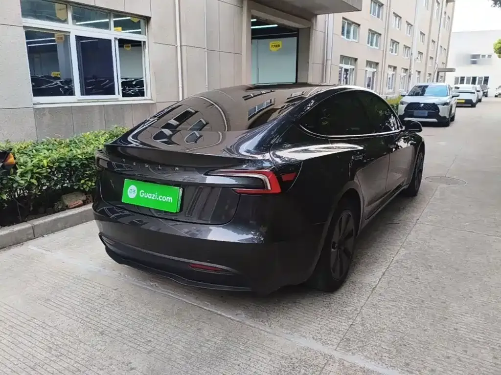 Tesla Model 3 — фото 3