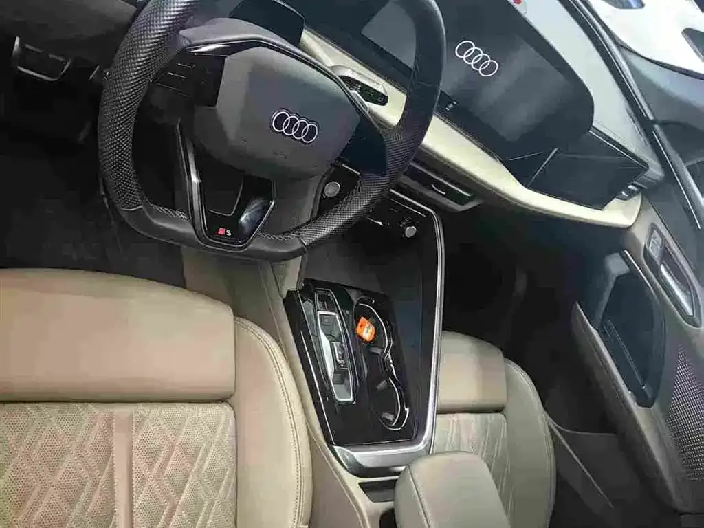 Audi Q5L — фото 4
