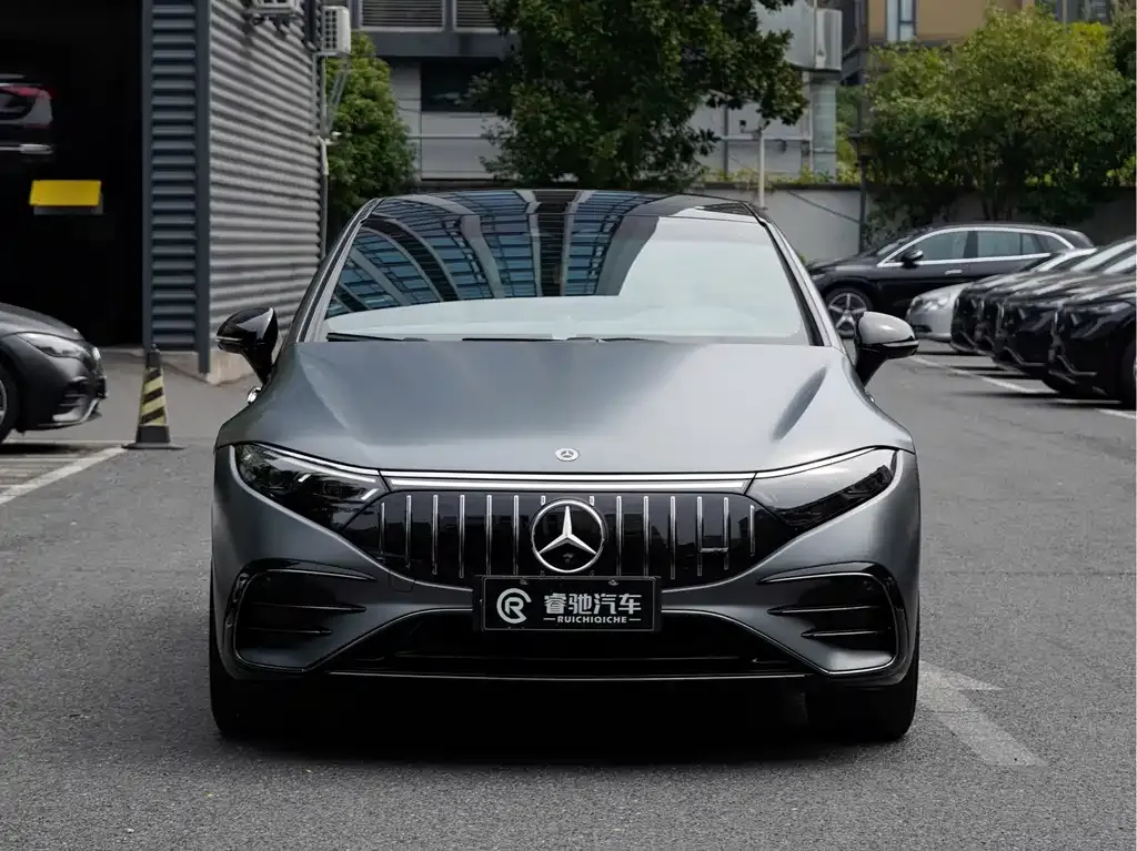 Mercedes-Benz EQS AMG — фото 8