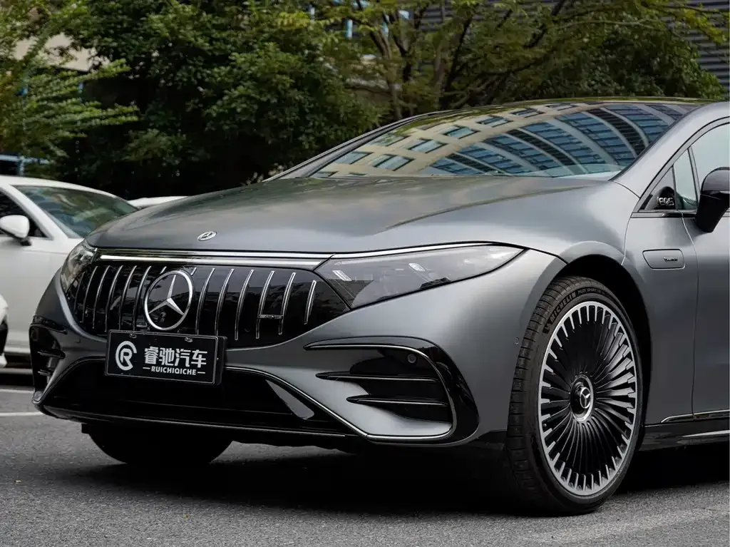 Mercedes-Benz EQS AMG — фото 3