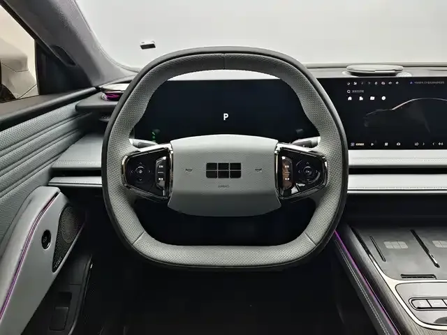 Geely Galaxy E8 — фото 2