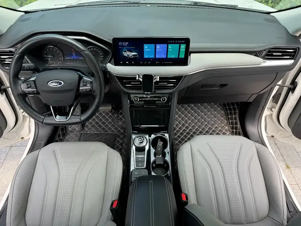 Ford Escape — фото 8