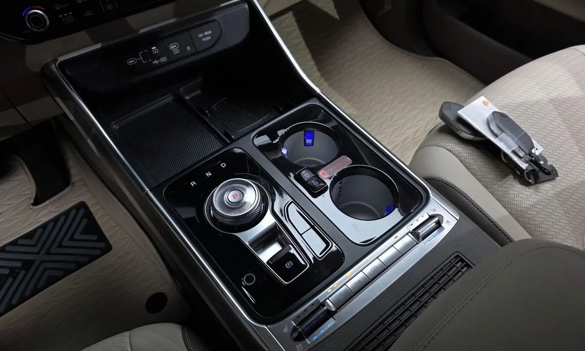 Kia Carnival — фото 10
