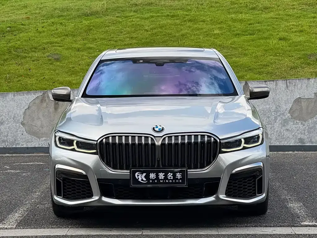 BMW 7 Series — фото 1