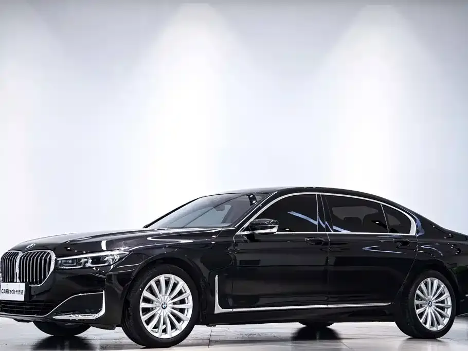 BMW 7 Series — фото 1
