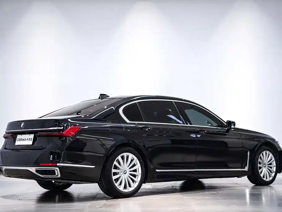 BMW 7 Series — фото 8
