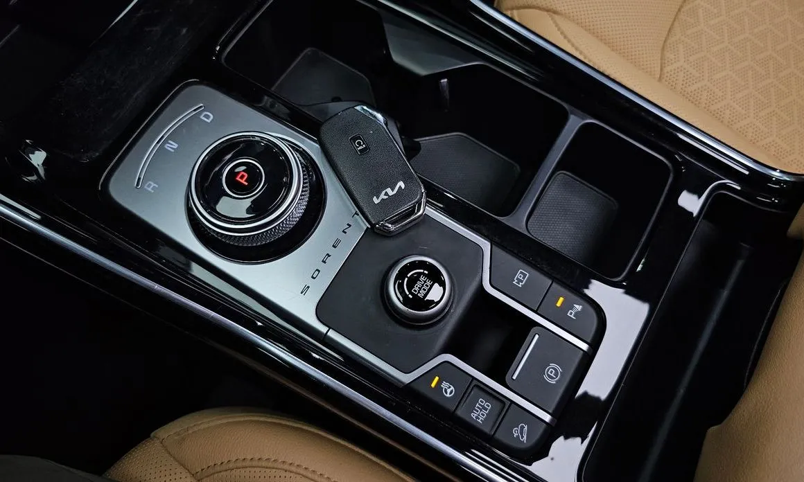 Kia Sorento — фото 9