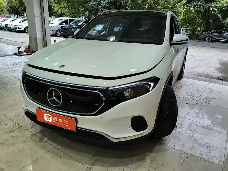 Mercedes-Benz EQA — фото 1