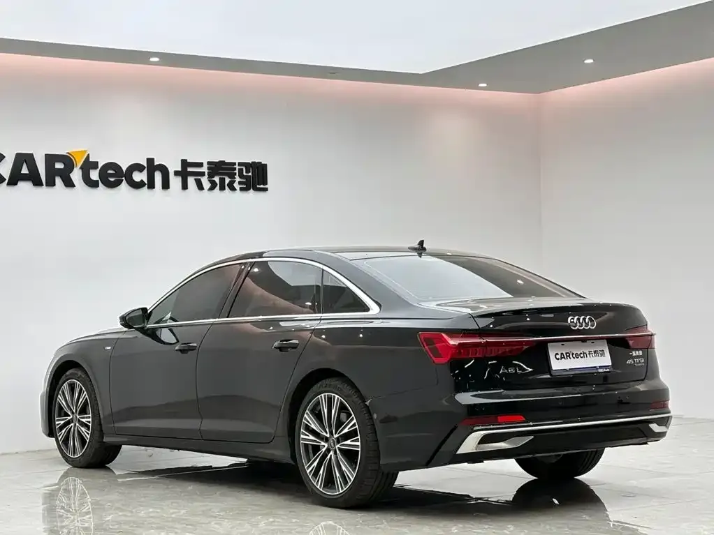 Audi A6L — фото 9