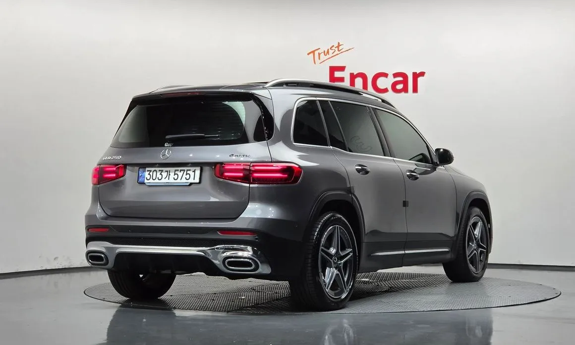 Mercedes-Benz GLB-Class — фото 10