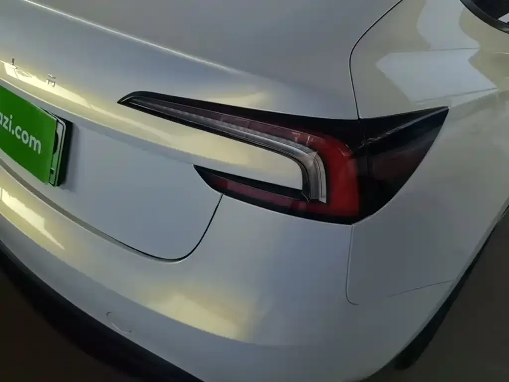 Tesla Model 3 — фото 5