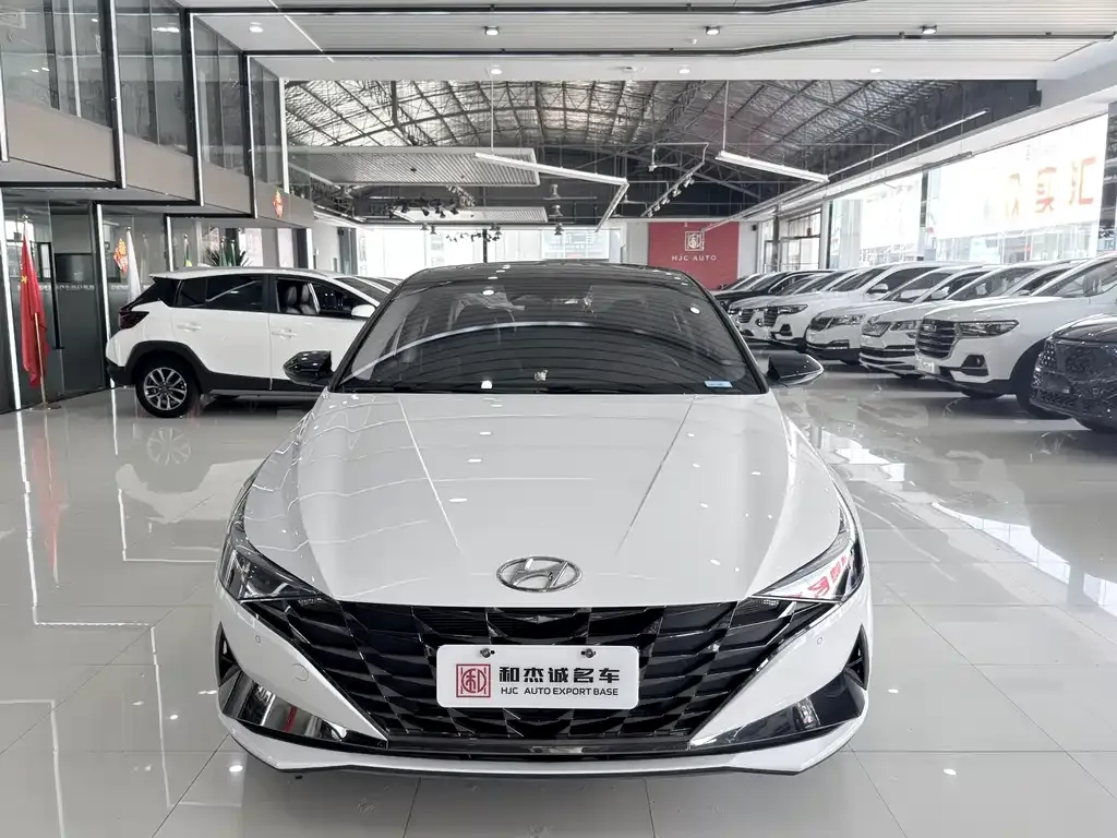 Hyundai Elantra — фото 4