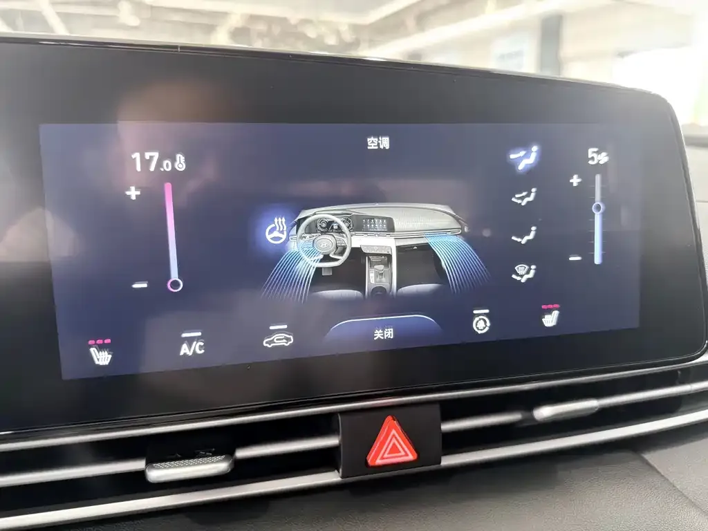 Hyundai Elantra — фото 2