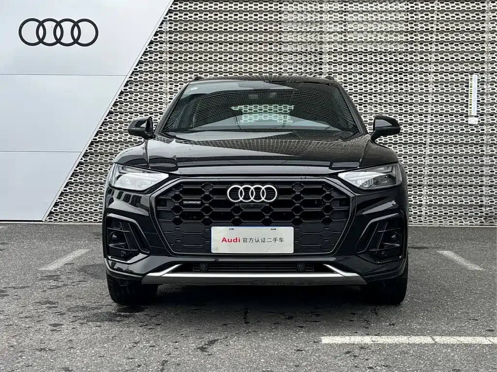 Audi Q5L — фото 10