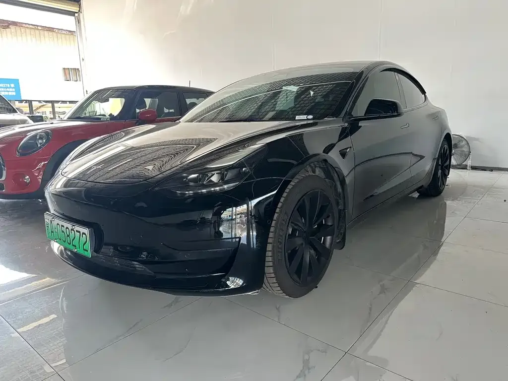 Tesla Model 3 — фото 1