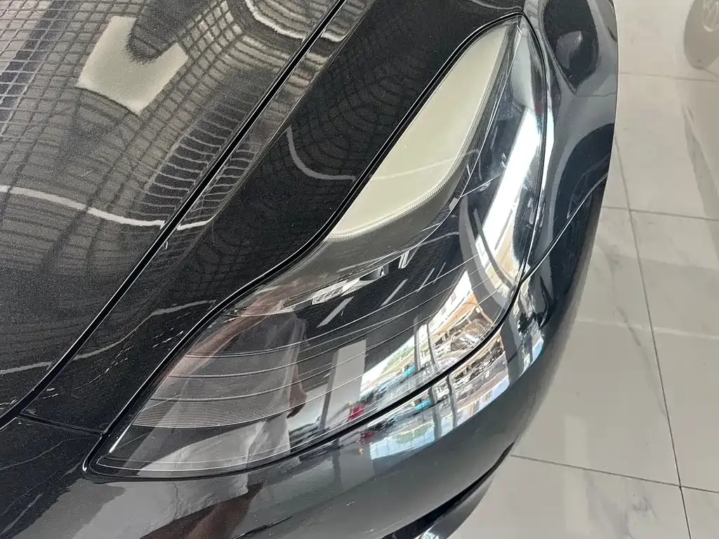 Tesla Model 3 — фото 10