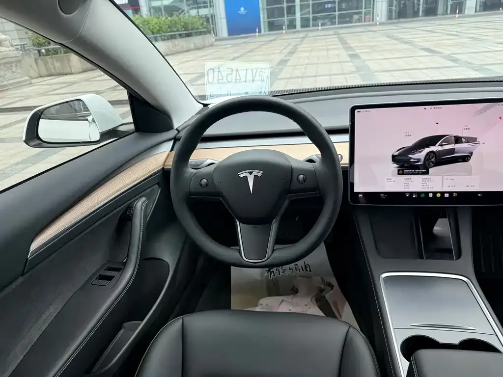 Tesla Model 3 — фото 5
