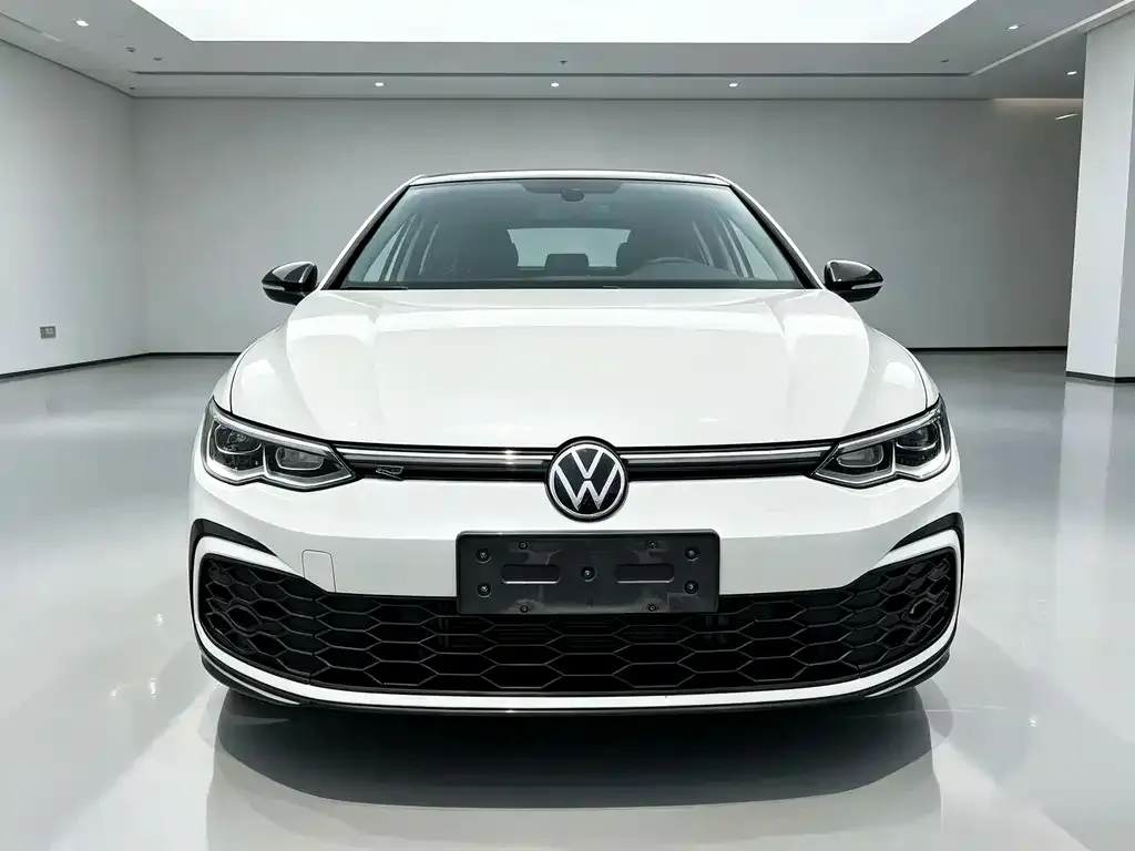 Volkswagen Golf — фото 6