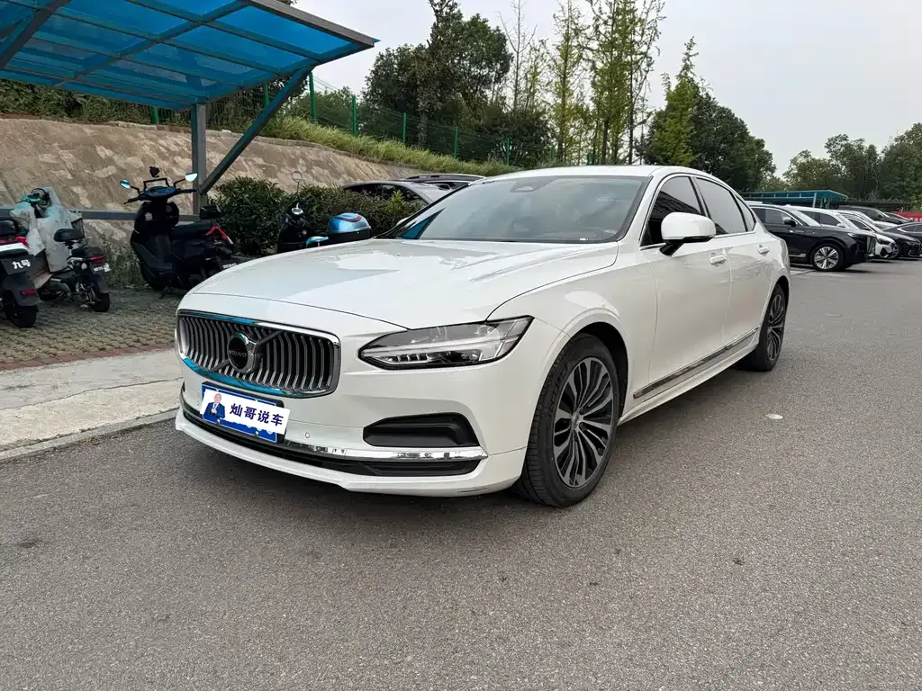 Volvo S90 — фото 1