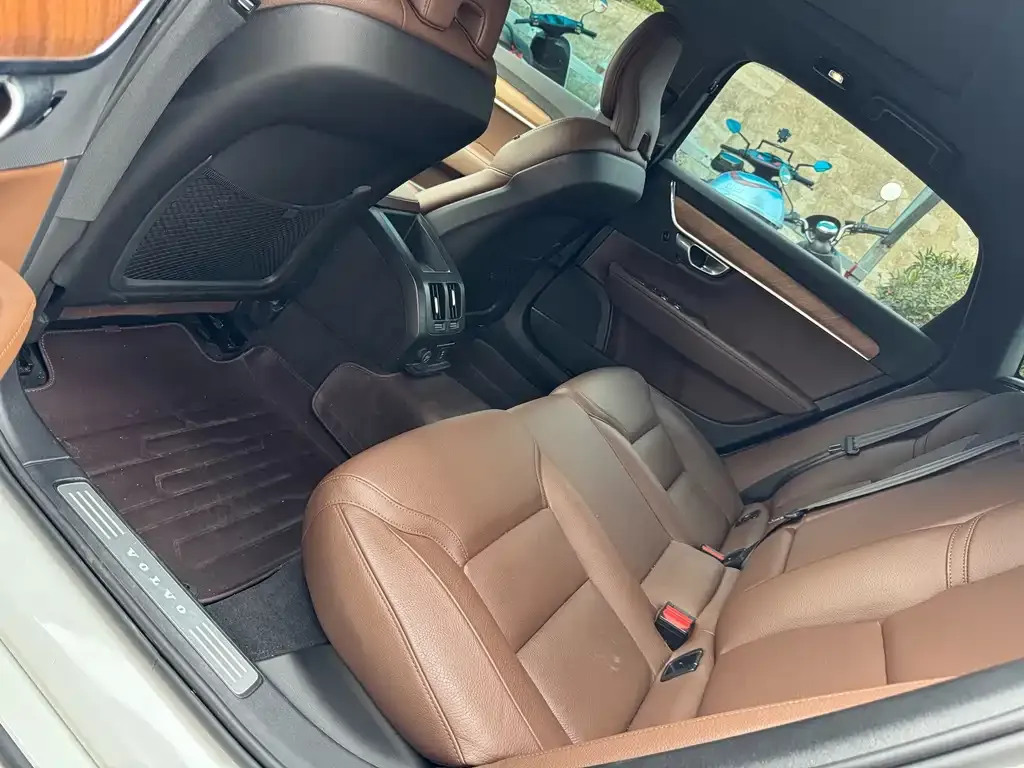 Volvo S90 — фото 4