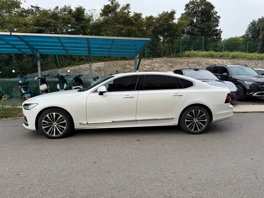 Volvo S90 — фото 10
