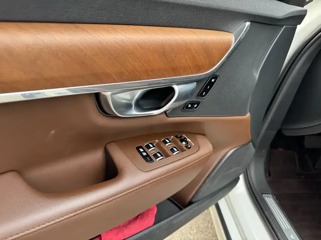 Volvo S90 — фото 7
