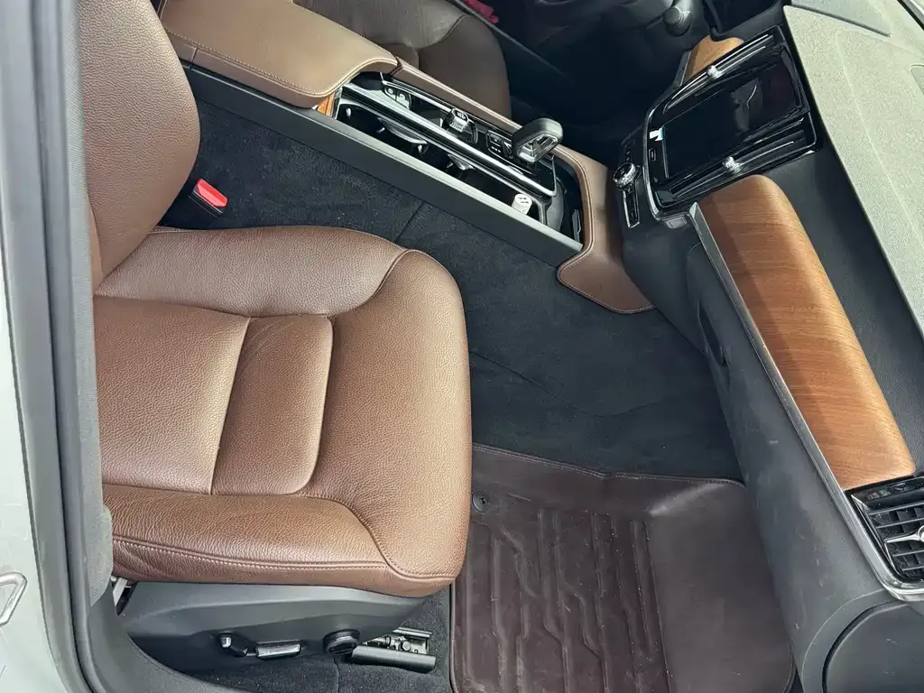 Volvo S90 — фото 5