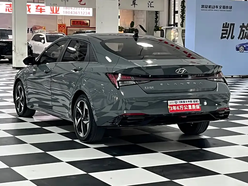 Hyundai Elantra — фото 8