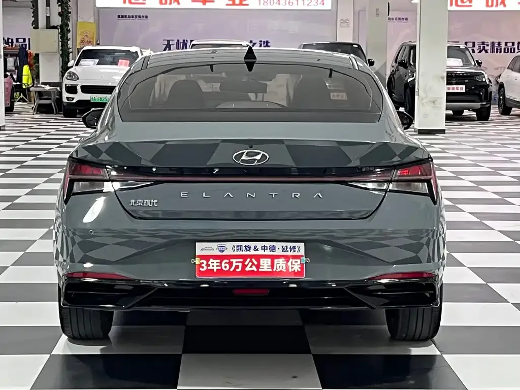 Hyundai Elantra — фото 7