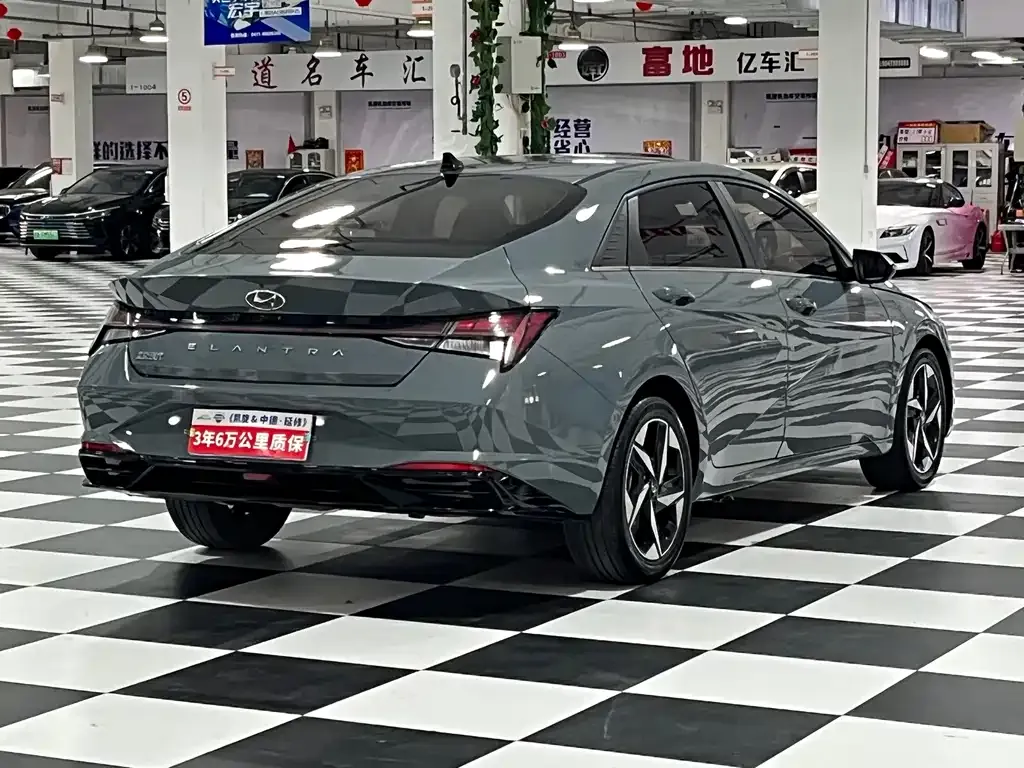 Hyundai Elantra — фото 9