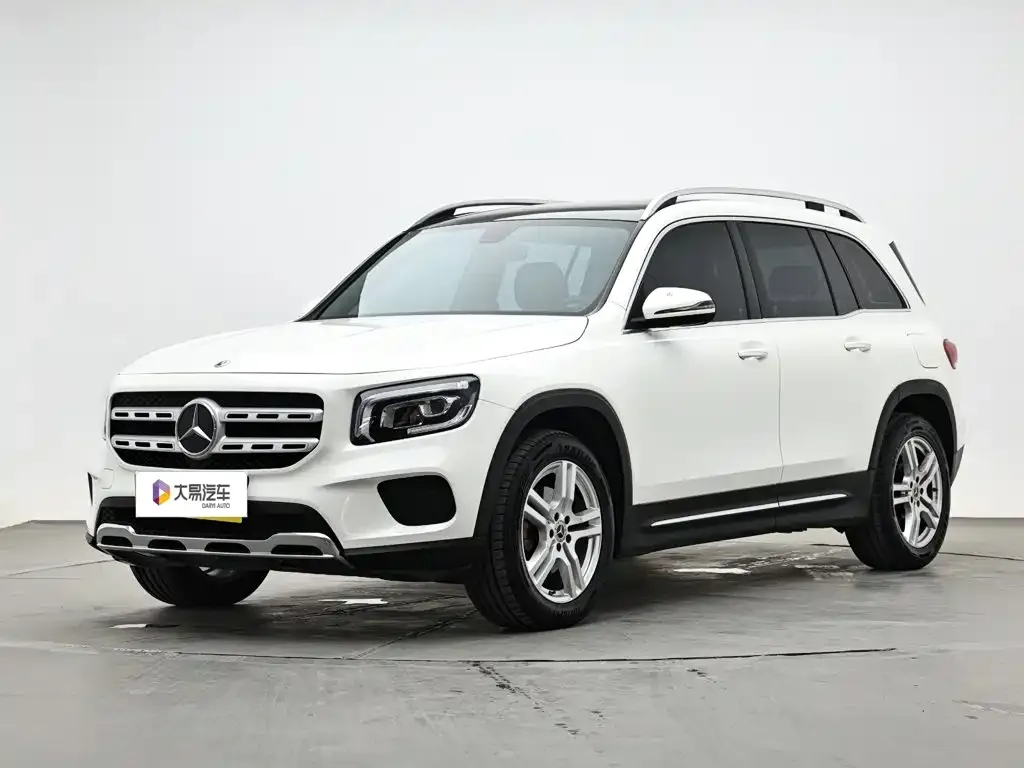 Mercedes-Benz GLB — фото 1