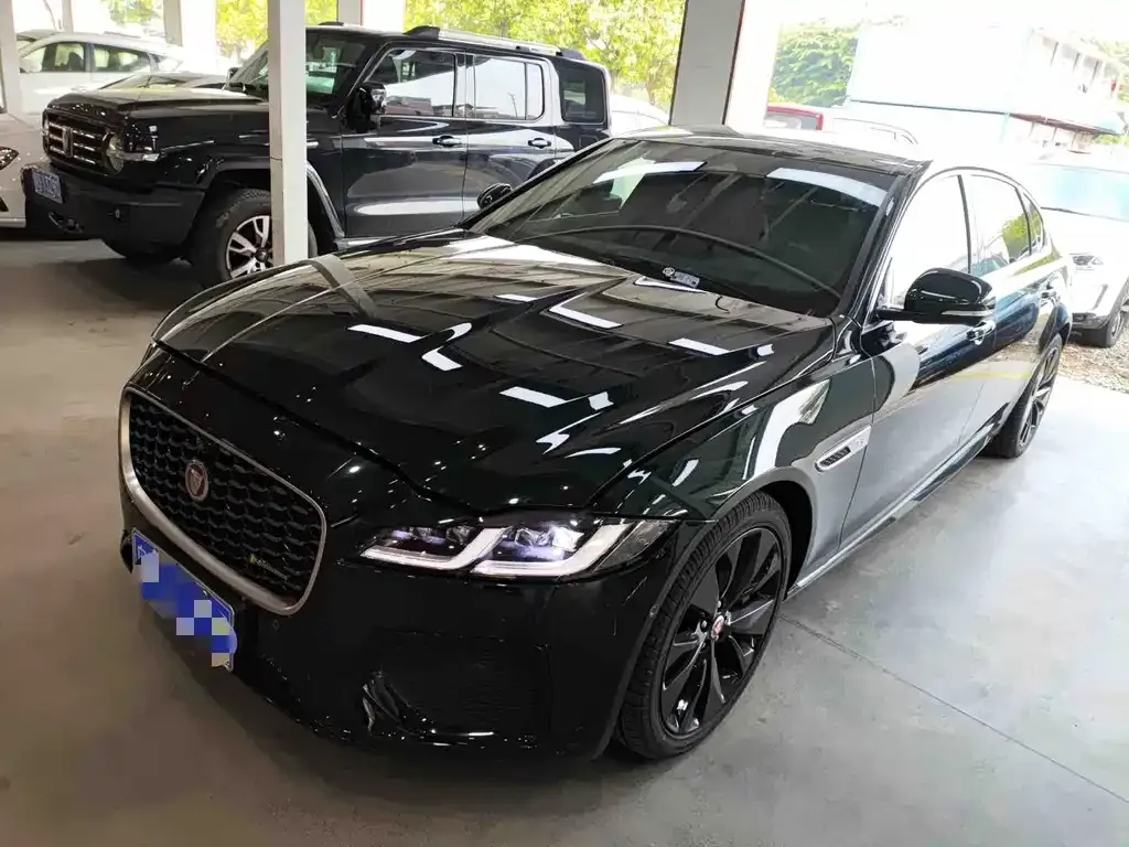 Jaguar XFL — фото 1