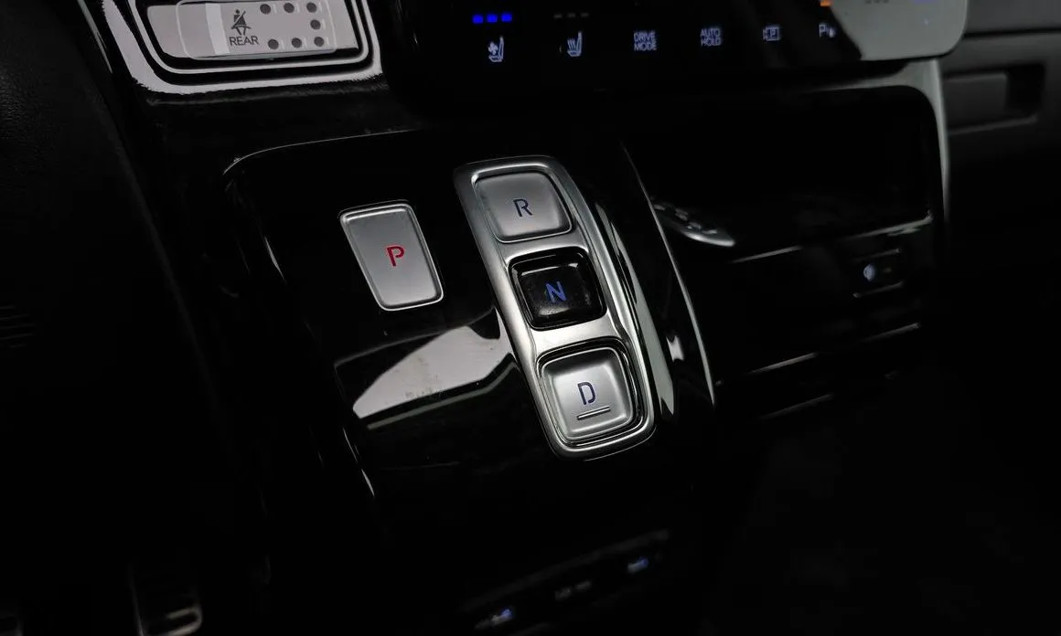 Hyundai Staria — фото 2