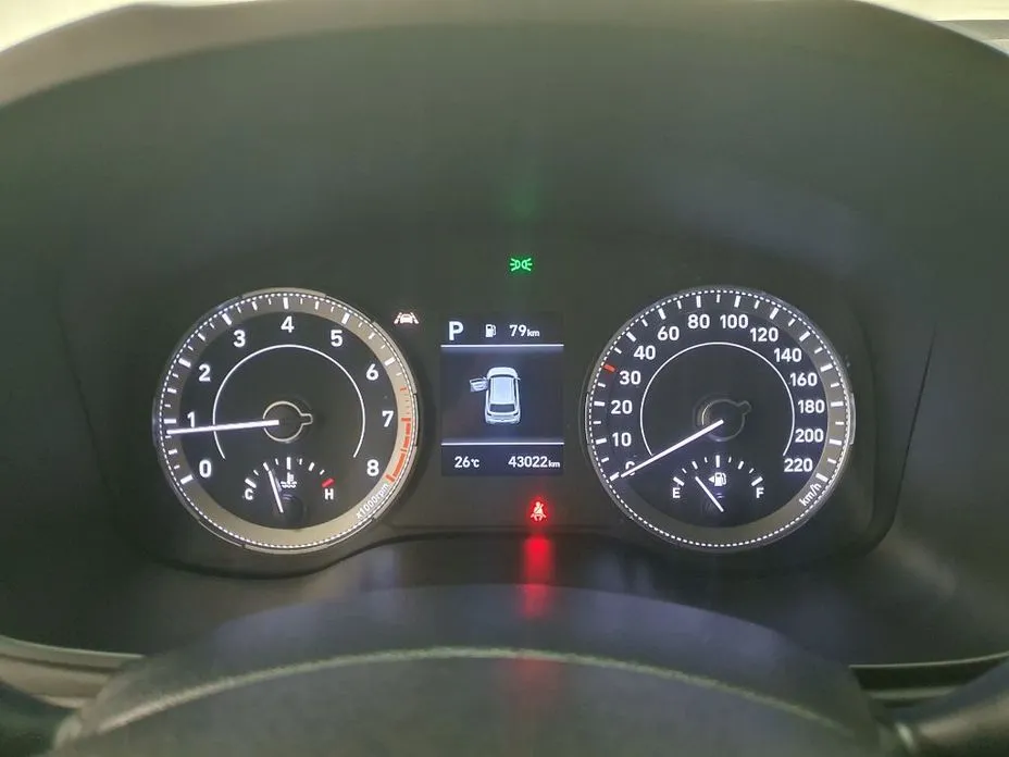 Hyundai Venue — фото 9