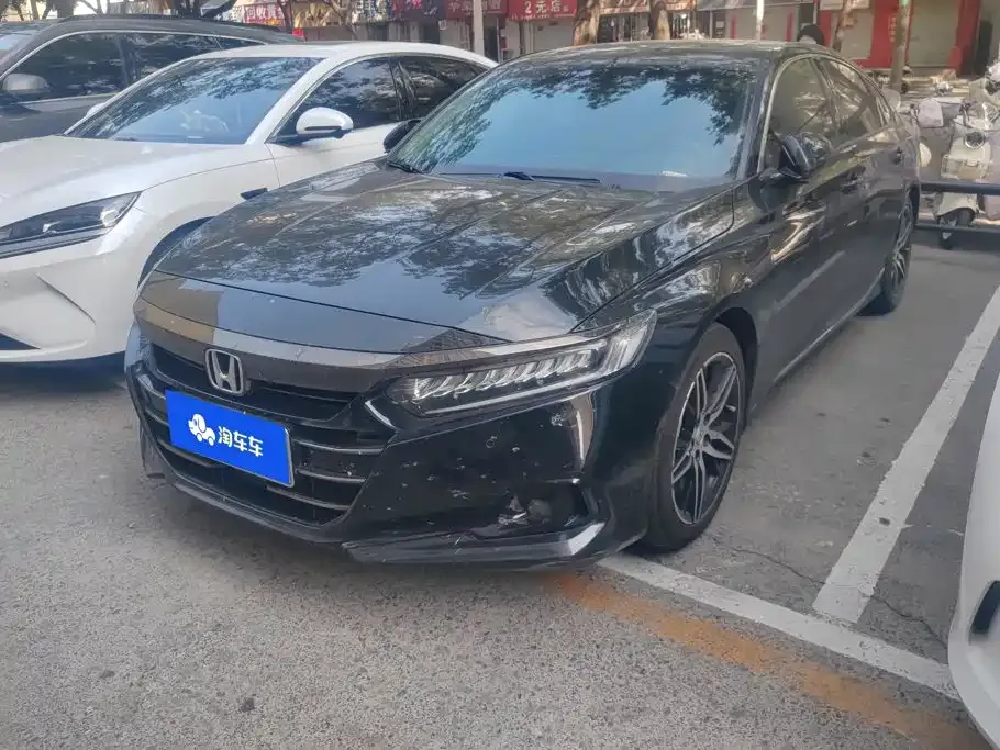 Honda Accord — фото 1