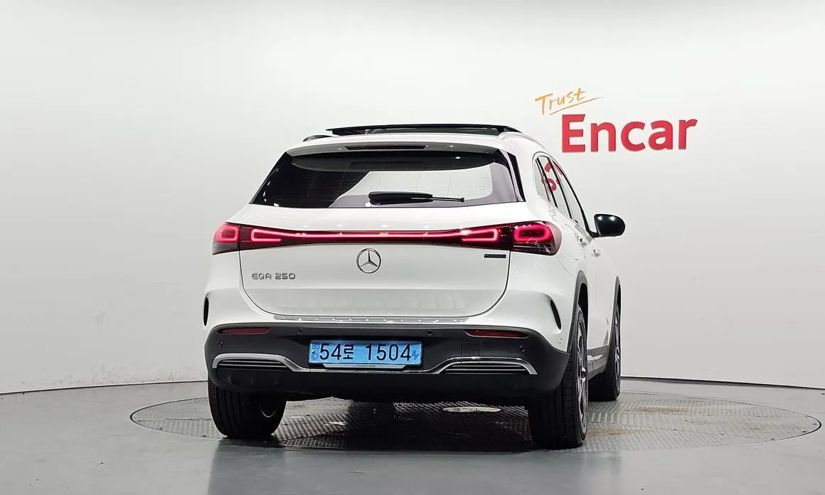 Mercedes-Benz EQA — фото 6