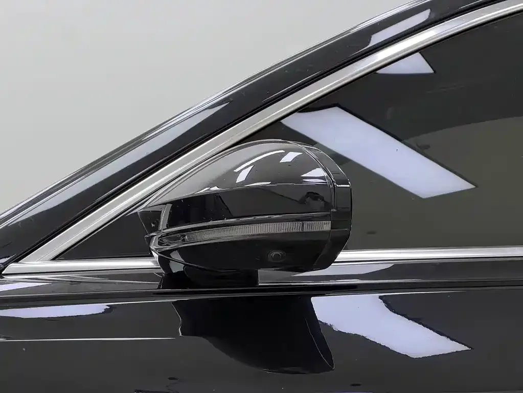 Audi A8 — фото 2