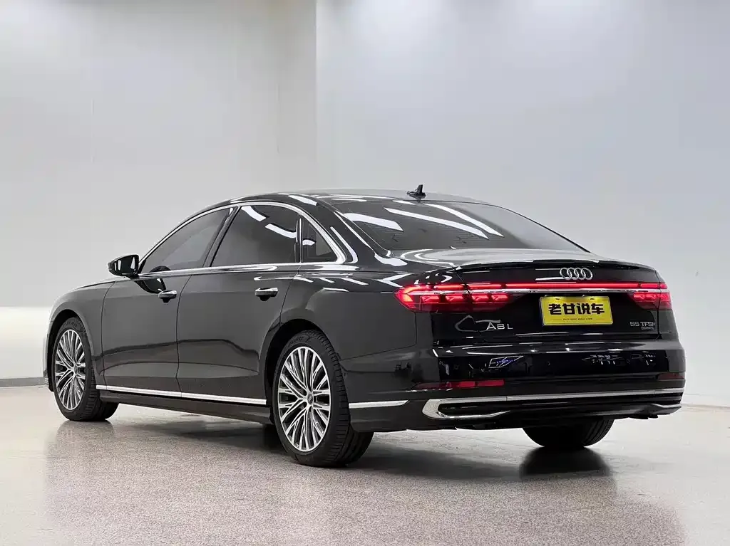 Audi A8 — фото 9