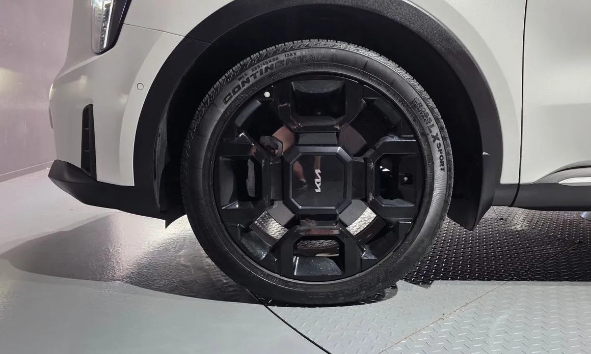 Kia Sorento — фото 9