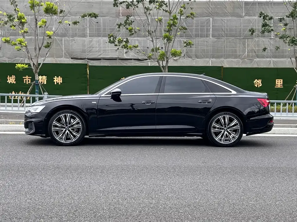 Audi A6L — фото 10