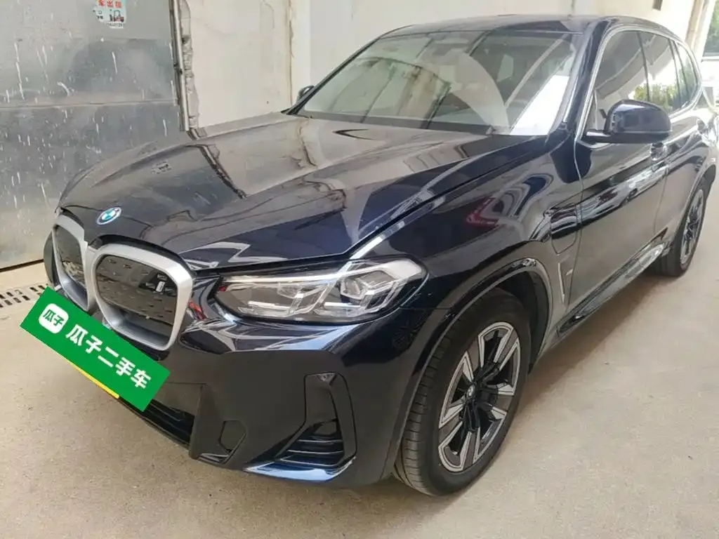 BMW iX3 — фото 1