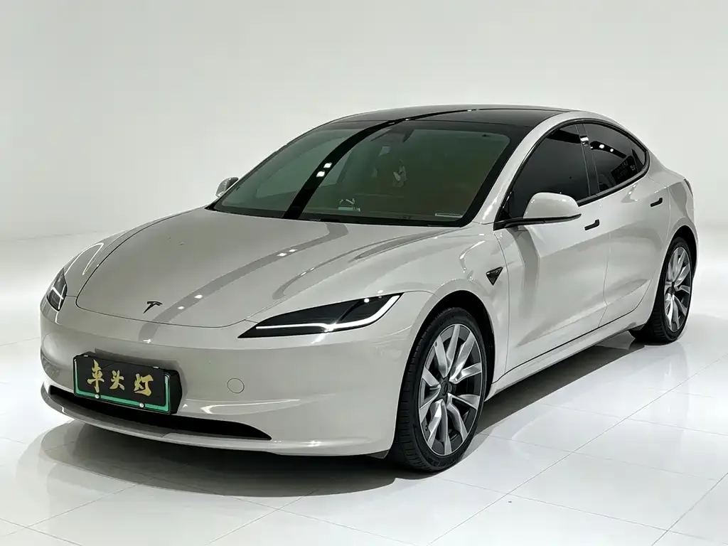 Tesla Model 3 — фото 1
