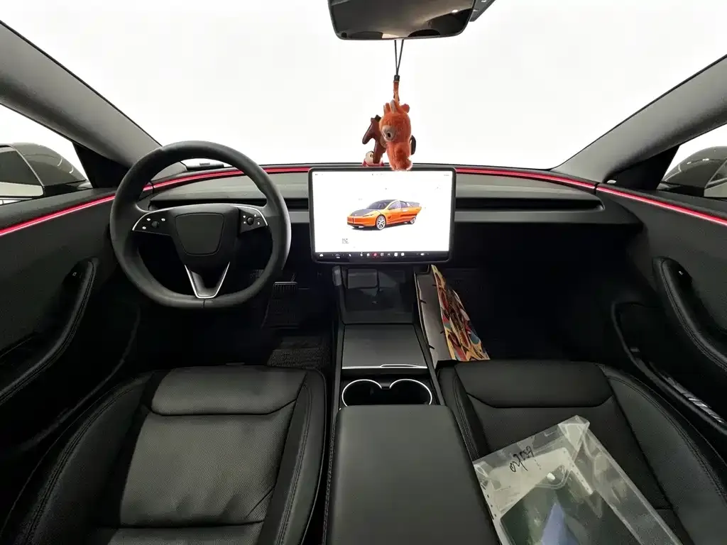 Tesla Model 3 — фото 3