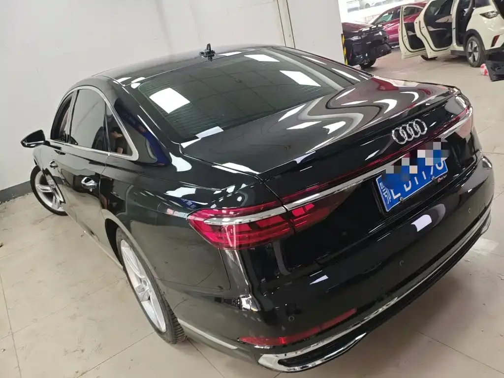 Audi A8 — фото 4