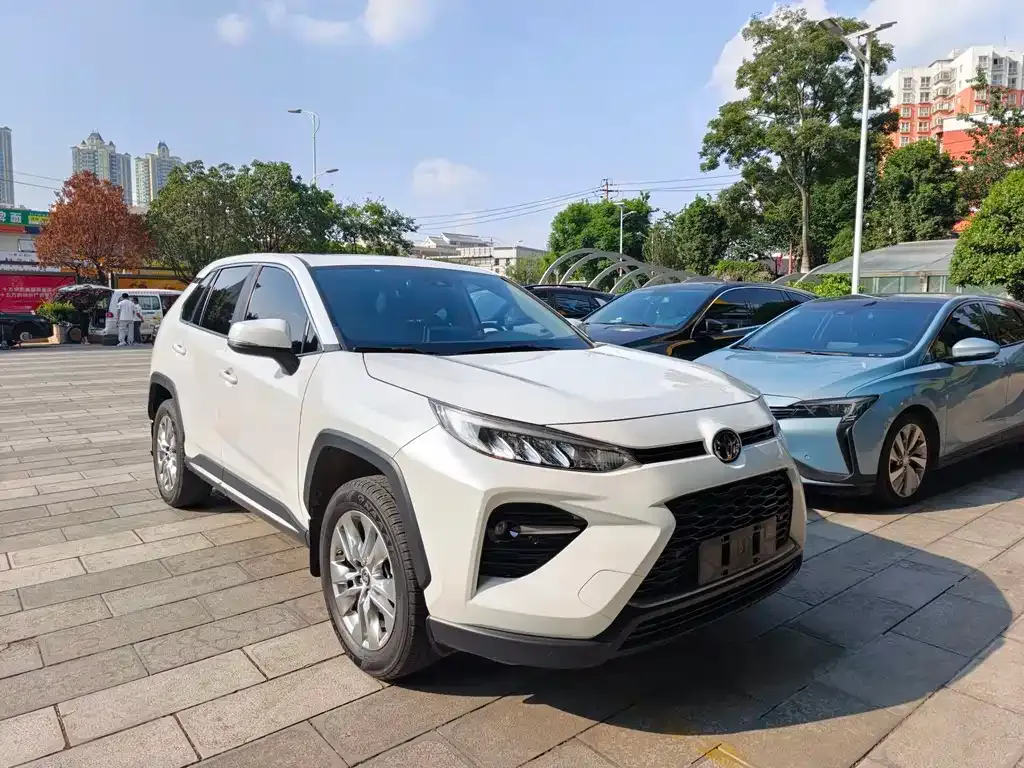 Toyota Wildlander — фото 10