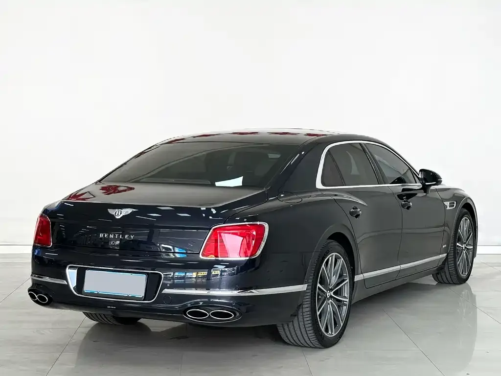 Bentley Flying Spur — фото 4