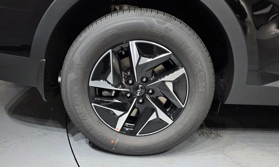 Kia Sorento — фото 6