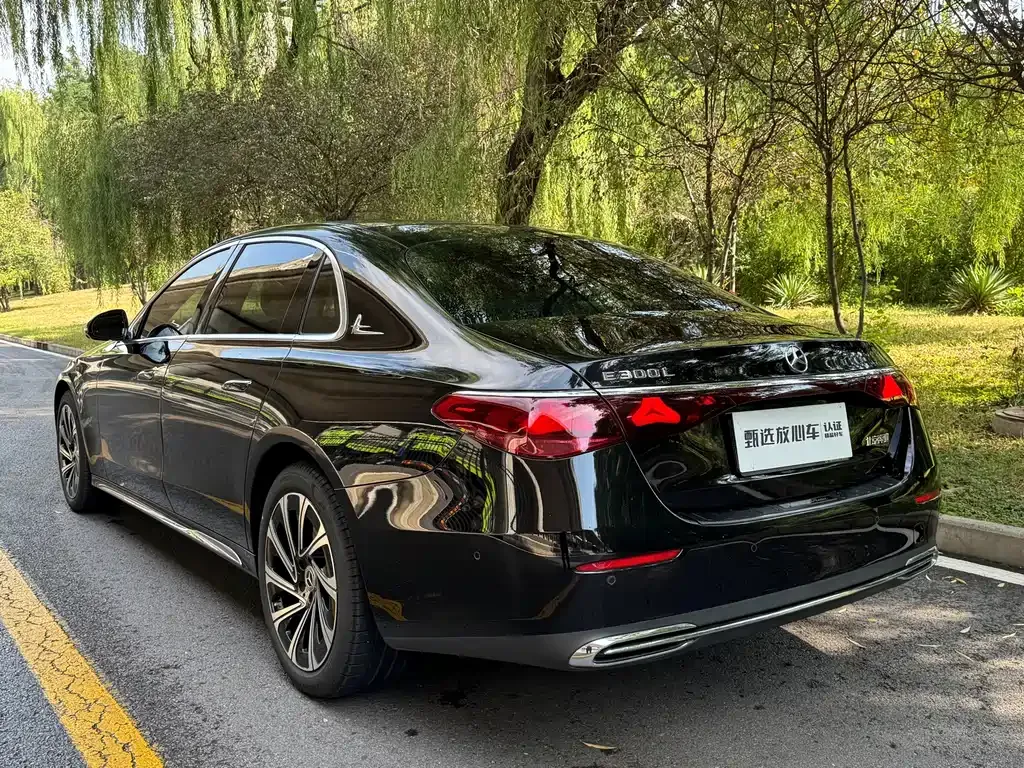 Mercedes-Benz E-Class — фото 3