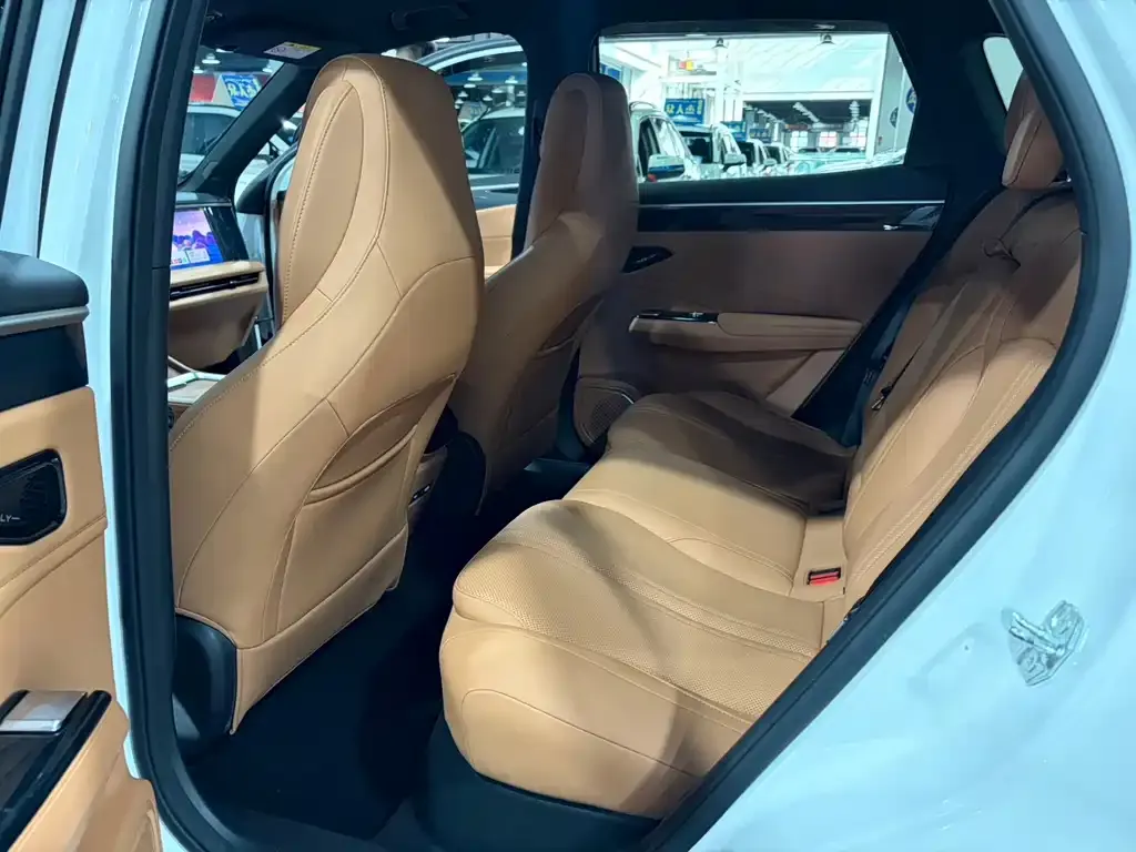 Geely Galaxy L7 — фото 4