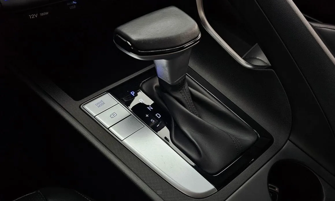 Hyundai AVANTE — фото 7